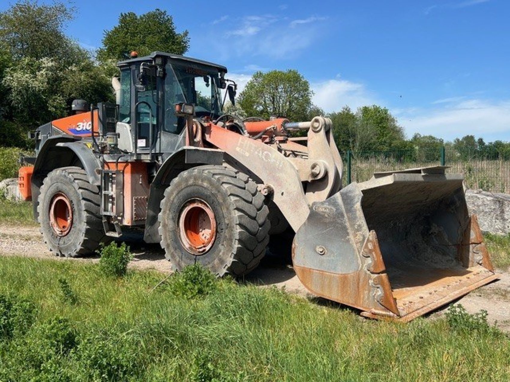 Hitachi ZW310-6